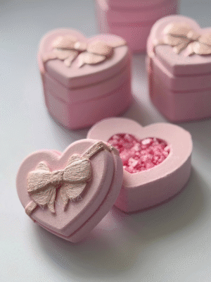 Подвійна бомбочка для ванни «Серце Скриня» з сіллю