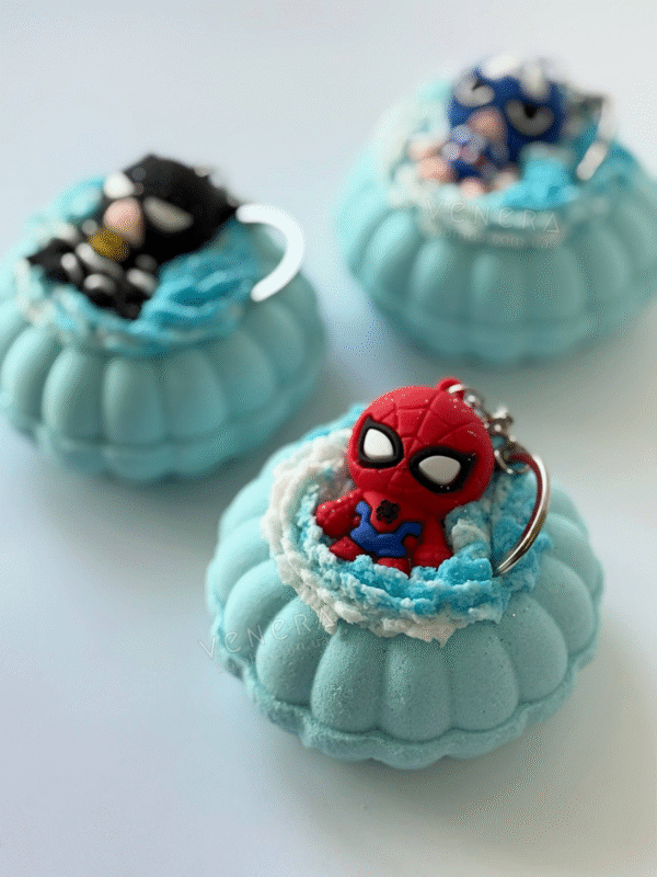 Бомбочка для ванни з іграшкою «Супергерой»