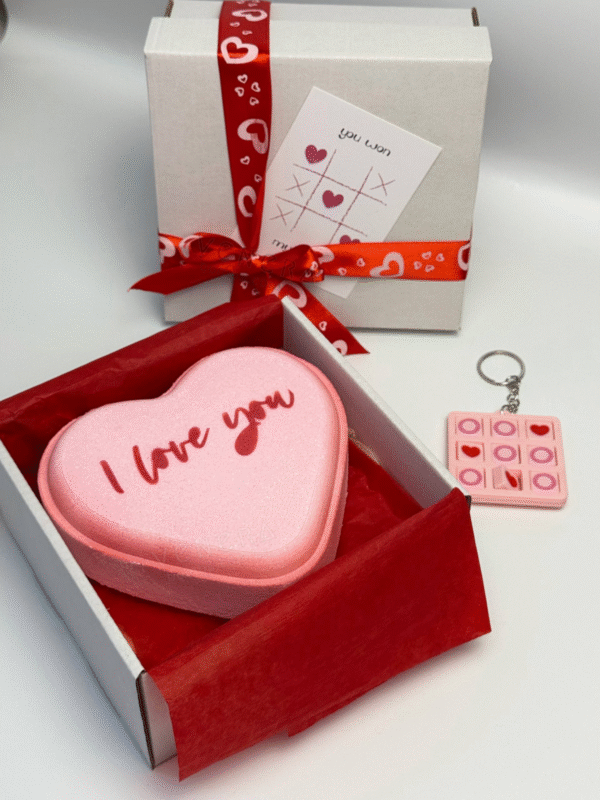 Півкілограмова бомбочка «I love you» зі сюрпризом